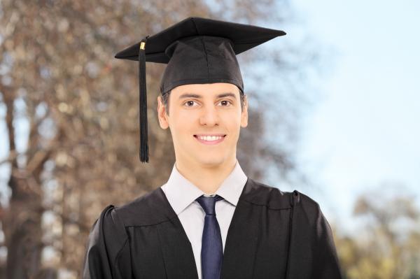HOW TO WEAR YOUR GRADUATION ROBE (MALE) | vlr.eng.br